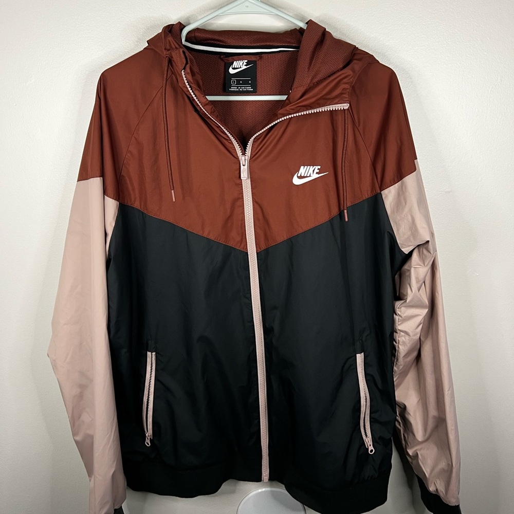 Nike WindBreaker - worn once and in peak condition.